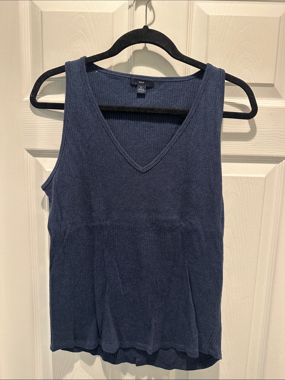 GAP Dark Navy V-Neck Ribbed Tank Size XL